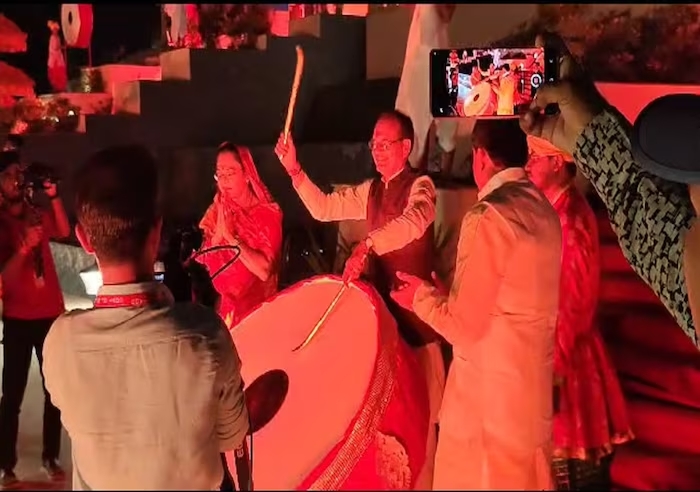 You are currently viewing CM शिवराज ने ‘महाकाल लोक’ फेज-2 का किया लोकार्पण:उज्जैन में दिवाली जैसा नजारा, अन्न क्षेत्र भी भक्तों को समर्पित; देखें तस्वीरें