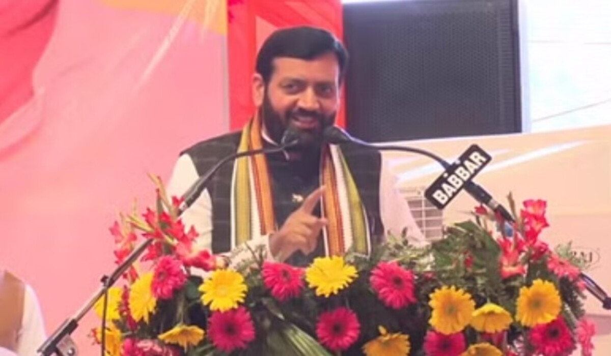 Read more about the article Hansi in BJP rally: मुख्यमंत्री Nayab Saini ने विपक्ष पर हमला किया, कहा – Congress में सिर्फ पिता और बेटा ही मुख्यमंत्री बनते