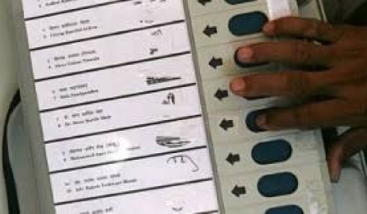 Read more about the article Haryana: कुरुक्षेत्र में 100 वर्ष से अधिक आयु के मतदाताओं की जांच में खुलासा, सूची में कई शताब्दी मतदाता अभी भी जीवित