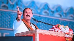 Read more about the article पं. प्रदीप मिश्रा के खिलाफ शिकायत, कांग्रेस ने आचार संहिता उल्लंघन का लगाया आरोप