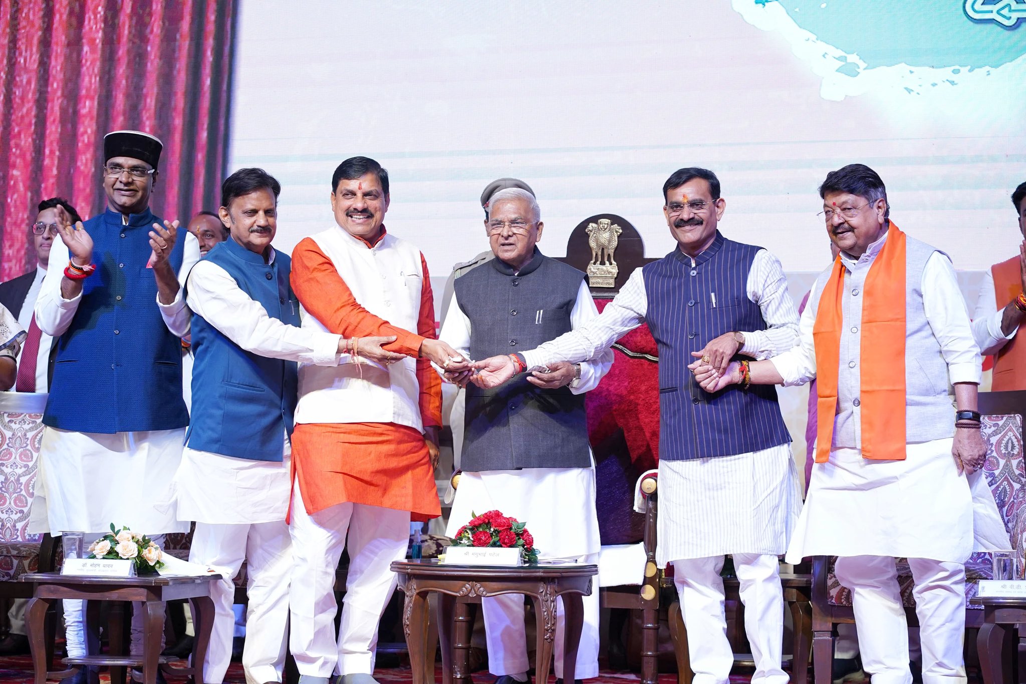 You are currently viewing सीएम डॉ. मोहन यादव ने पीएम मोदी को दी जन्मदिन की बधाई; ‘स्वच्छता ही सेवा-2024 पखवाड़ा’ का किया शुभारंभ, जन औषधि केंद्रों का किया उद्घाटन