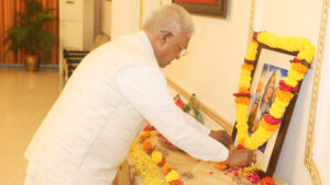 Read more about the article वीरांगना रानी दुर्गावती की 500वीं जयंती आज, राज्यपाल मंगुभाई पटेल ने माल्यार्पण और पुष्प अर्पण कर किया नमन; रानी दुर्गावती ने अपनी मातृभूमि और आत्म-सम्मान की रक्षा के लिए दिया था अपने प्राणों का बलिदान