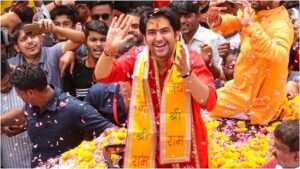 Read more about the article ‘सनातन हिंदू एकता’ पदयात्रा: धीरेंद्र शास्त्री पर हुआ हमला, भीड़ में से किसी ने बाबा के चेहरे पर फेंका मोबाइल Video