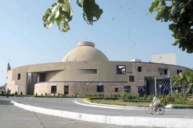 You are currently viewing MP में विधानसभा का शीतकालीन सत्र 16 दिसंबर से, मोहन सरकार कर सकती है अनुपूरक पेश; महज 5 दिन का होगा विधानसभा शीतकालीन सत्र