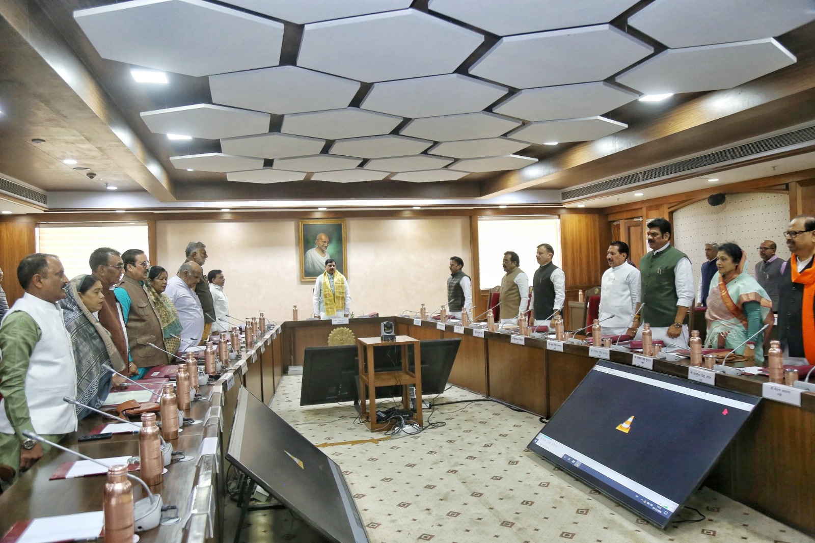 You are currently viewing Ujjain: सिंहस्थ 2028 में बिछेगा सड़कों का जाल! CM यादव ने दी 2312 करोड़ की सड़कों को मंजूरी, मंत्री कैलाश विजयवर्गीय ने जताई आपत्ति