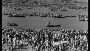 Read more about the article Kumbh मेले में श्रद्धालुओं से लिया जाता था Tax? इतिहास की वो अनसुनी कहानी जो आपको कर देगी हैरान! जानिए जब श्रद्धालुओं को कुंभ मेले में जाने के लिए चुकाना पड़ता था शुल्क …