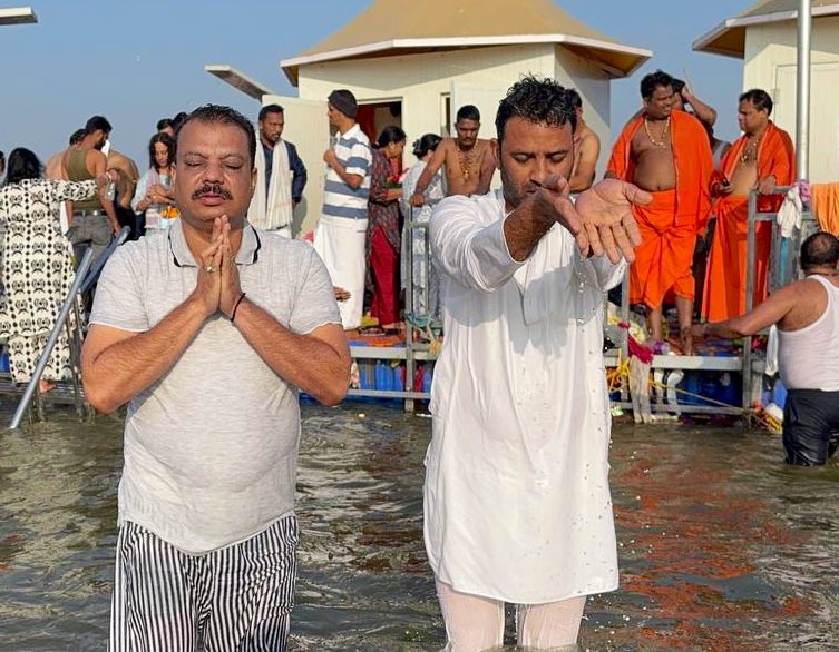 Read more about the article कांग्रेस विधायकों के साथ प्रयागराज महाकुंभ में पहुंचे नेता प्रतिपक्ष उमंग सिंघार, गंगा में लगाई आस्था की डुबकी; हेमंत कटारे परिवार के साथ हुए ‘गुम’!