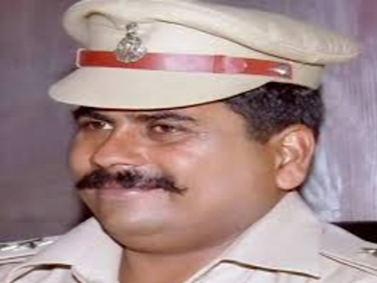 Read more about the article गुना हत्याकांड: आत्माराम की हत्या में शामिल ASI अब भी फरार, DGP ने घोषित किया 50 हजार रुपए का ईनाम!