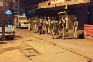 Read more about the article मध्यप्रदेश के बुरहानपुर में सोशल मीडिया पर धार्मिक टिप्पणी से बवाल, रातभर मचा हड़कंप; पुलिस ने सख्ती दिखाकर भीड़ को खदेड़ा