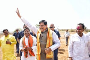 Read more about the article इंदौर की गेर यात्रा में हादसा, ट्रैक्टर की टक्कर से एक की मौत: मुख्यमंत्री डॉ. यादव ने किया कार्यक्रम स्थगित, पीड़ित परिवार को ₹4 लाख की प्रदान की जाएगी सहायता राशि; मुख्यमंत्री ने जताया शोक