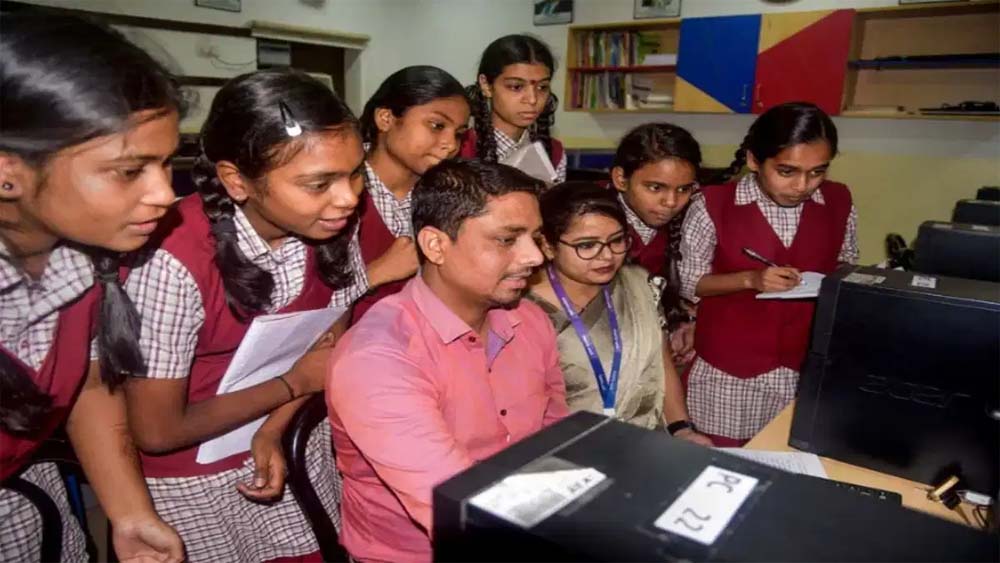 Read more about the article मध्यप्रदेश में कक्षा 5वीं और 8वीं की बोर्ड पैटर्न परीक्षाओं के परिणाम घोषित, बालिकाओं का रहा शानदार प्रदर्शन; 1 लाख से अधिक स्कूलों के लगभग 23 लाख विद्यार्थी हुए परीक्षा में शामिल