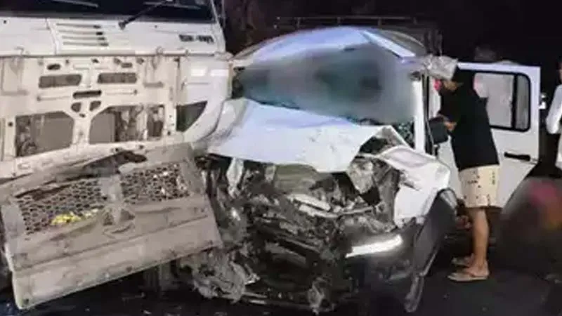 Read more about the article सीधी में भीषण सड़क हादसा: 8 की मौत, 15 घायल, मुख्यमंत्री ने की आर्थिक सहायता की घोषणा