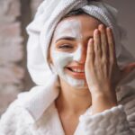 गर्मियों में दमकती त्वचा चाहिए? दही से पाएं प्राकृतिक ग्लो – बिना केमिकल्स, बिना साइड इफेक्ट्स!