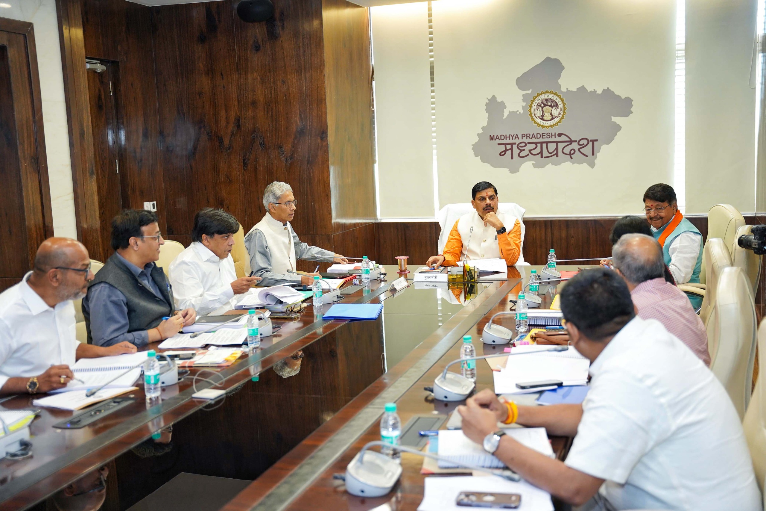 Read more about the article “मुख्यमंत्री सुगम परिवहन सेवा” को मंत्रि-परिषद की बैठक में मिली हरी झंडी, पीपीपी मोड पर किया जाएगा बसों का संचालन; CM की अध्यक्षता में हुई बैठक में छतरपुर का माता बम्बरबैनी मंदिर पवित्र क्षेत्र घोषित