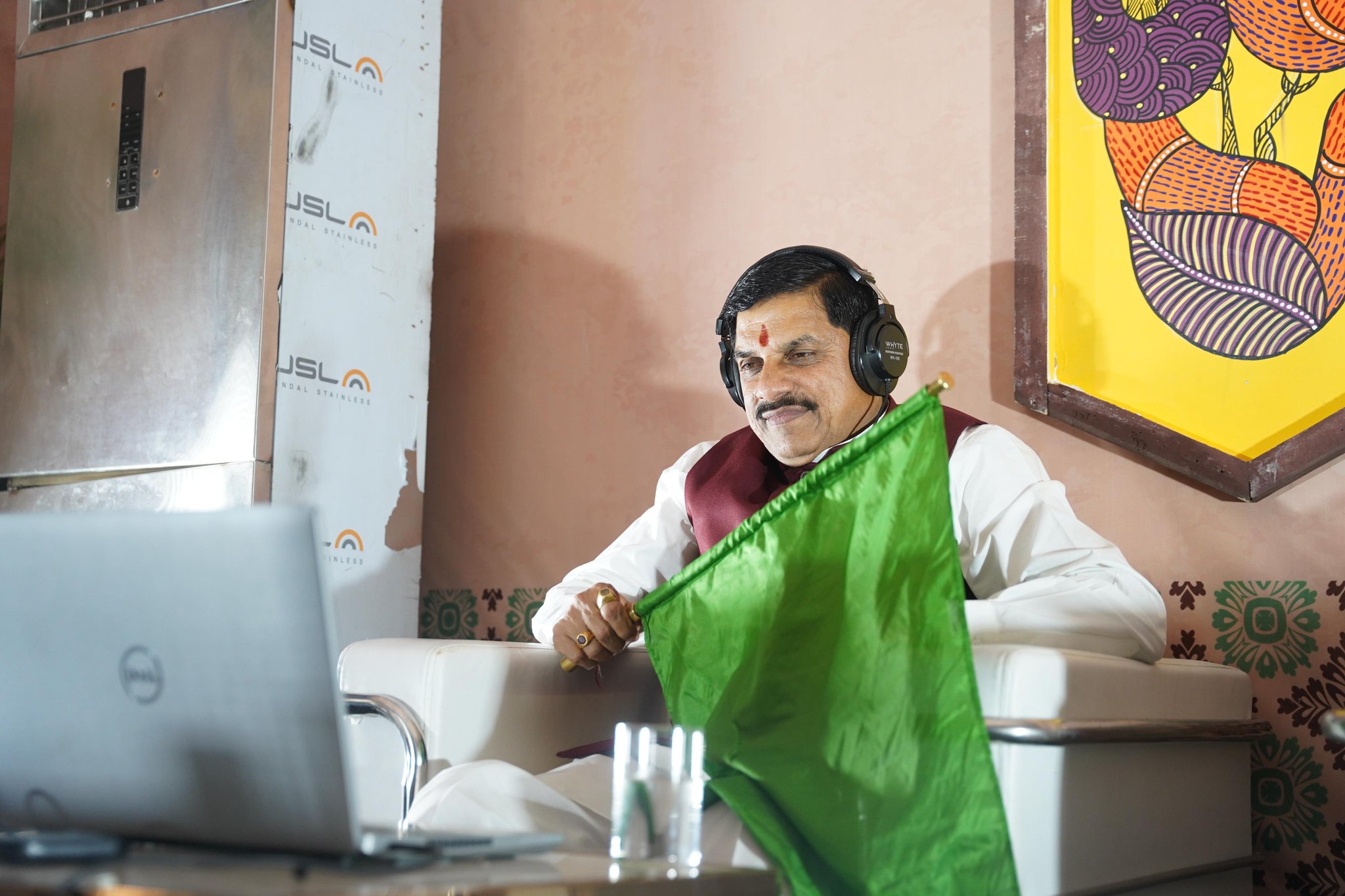 Read more about the article अंबेडकर जयंती से पहले यात्रियों को बड़ी सौगात! डॉ. अंबेडकर नगर–नई दिल्ली एक्सप्रेस ट्रेन शुरू: एक साथ चार लोकेशनों से रवाना हुई ट्रेन, CM यादव समेत चार दिग्गज नेताओं ने एक साथ दिखाई हरी झंडी!