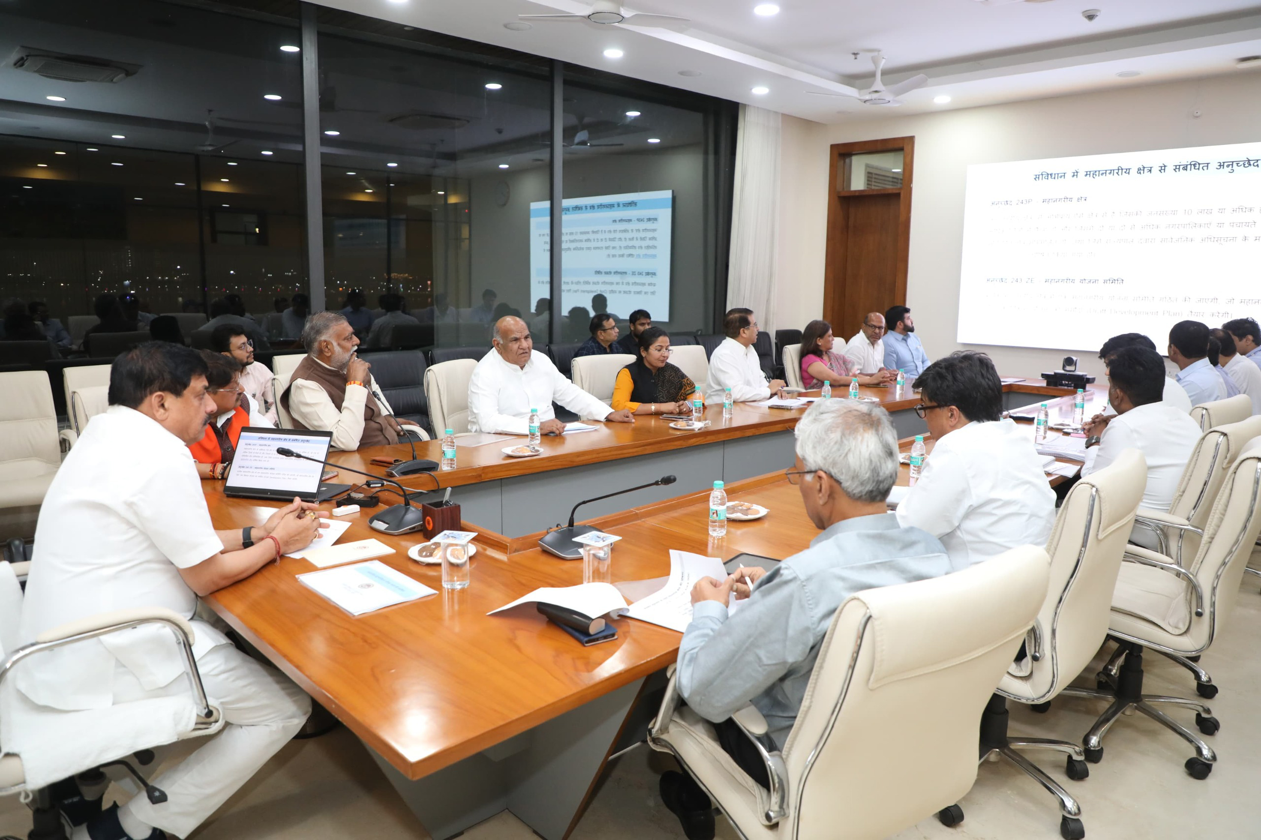 Read more about the article भोपाल-इंदौर मेट्रोपॉलिटन योजना को लेकर सीएम गंभीर, बोले- समयसीमा में पूरी हो हर कानूनी प्रक्रिया; CM ने बताया – भोपाल-इंदौर मेट्रोपॉलिटन क्षेत्रों को जोड़ेंगे देवास और सीहोर!