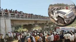 Read more about the article दमोह में दर्दनाक हादसा: एक ही परिवार की 5 सगी बहनें और दो मासूम बच्चों समेत 8 की मौत, दर्शन कर लौट रहे थे घर; सीएम ने जताया शोक, मुआवज़े का ऐलान