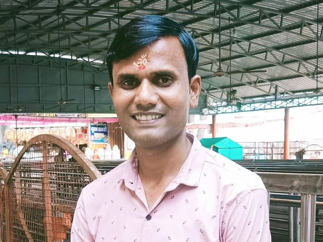 Read more about the article राज्यसभा सांसद के PA की रहस्यमयी गुमशुदगी: शादी से पहले फेसबुक पर लिखा- ‘मेरी मौत का जिम्मेदार मैं हूं’, फिर गायब; नर्मदा पुल पर मिले चप्पल और बाइक, पुलिस को आत्महत्या की आशंका