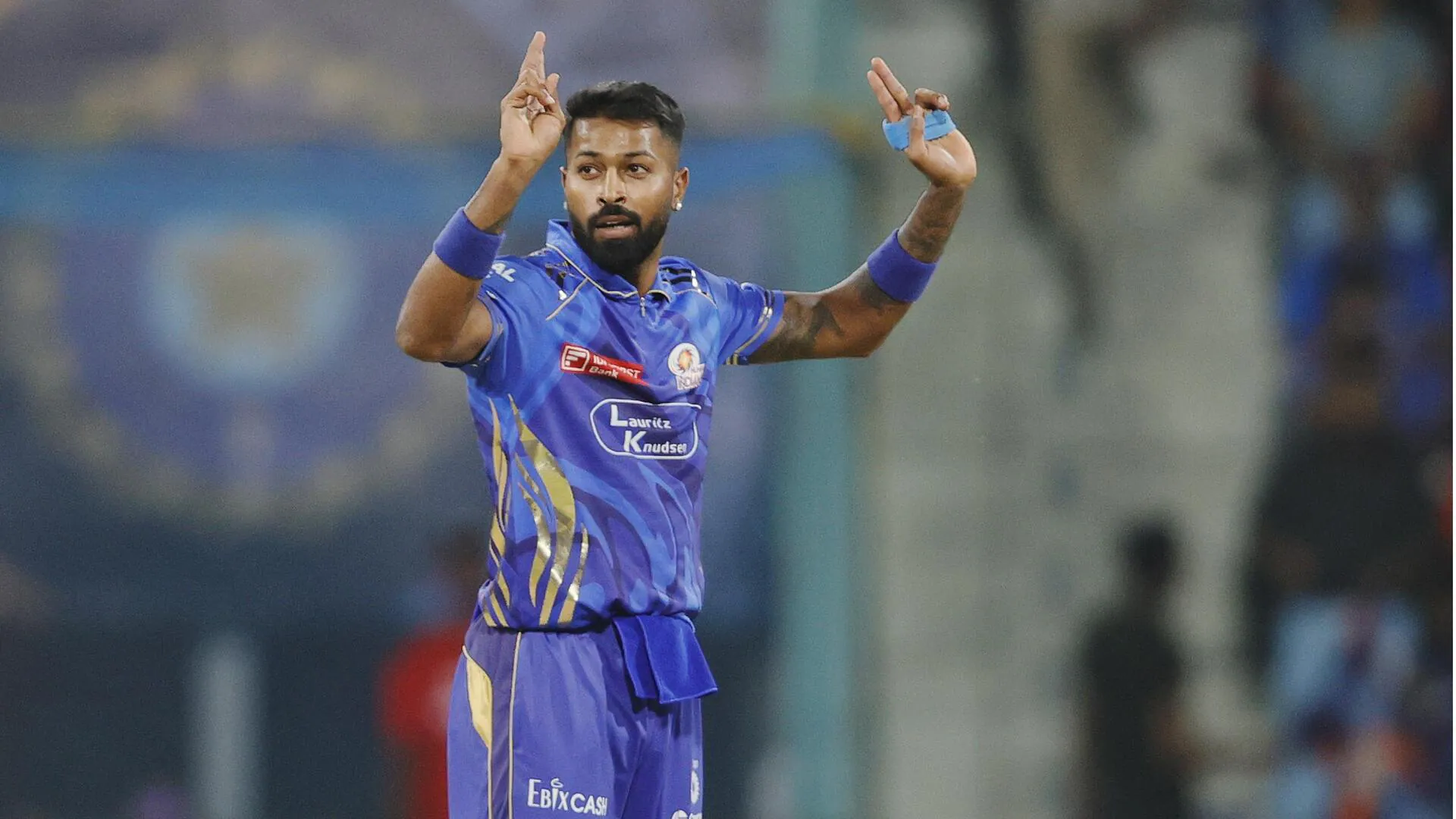 Read more about the article IPL 2025 का महामुकाबला: वानखेड़े में भिड़ेंगी मुंबई इंडियंस और सनराइजर्स हैदराबाद, शाम 7:00 बजे होगा टॉस; आंकड़े, फॉर्म, स्कोरर और पिच रिपोर्ट ने बढ़ाया रोमांच!