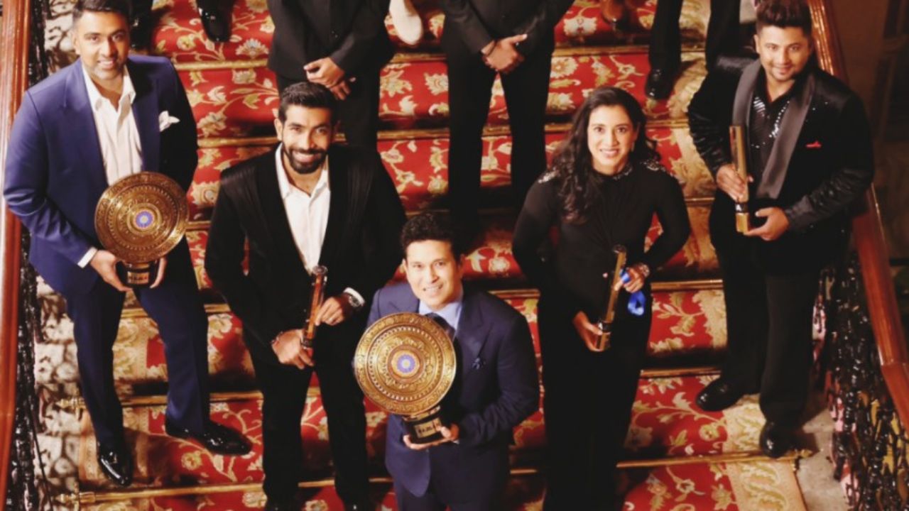 You are currently viewing विजडन अल्मनैक 2025 में छाए भारतीय सितारे, बुमराह और मंधाना को मिला क्रिकेट का सबसे प्रतिष्ठित सम्मान; पूरन और सैंटनर ने भी मचाया धमाल!