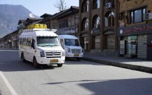 Read more about the article पहलगाम की दर्दनाक घटना के बाद मध्यप्रदेश से टूटे सैकड़ों टूरिस्ट प्लान, पर्यटन इंडस्ट्री को तगड़ा झटका: भोपाल में कश्मीर टूर की बुकिंग शून्य, इंदौर में 50 से ज्यादा कैंसिलेशन