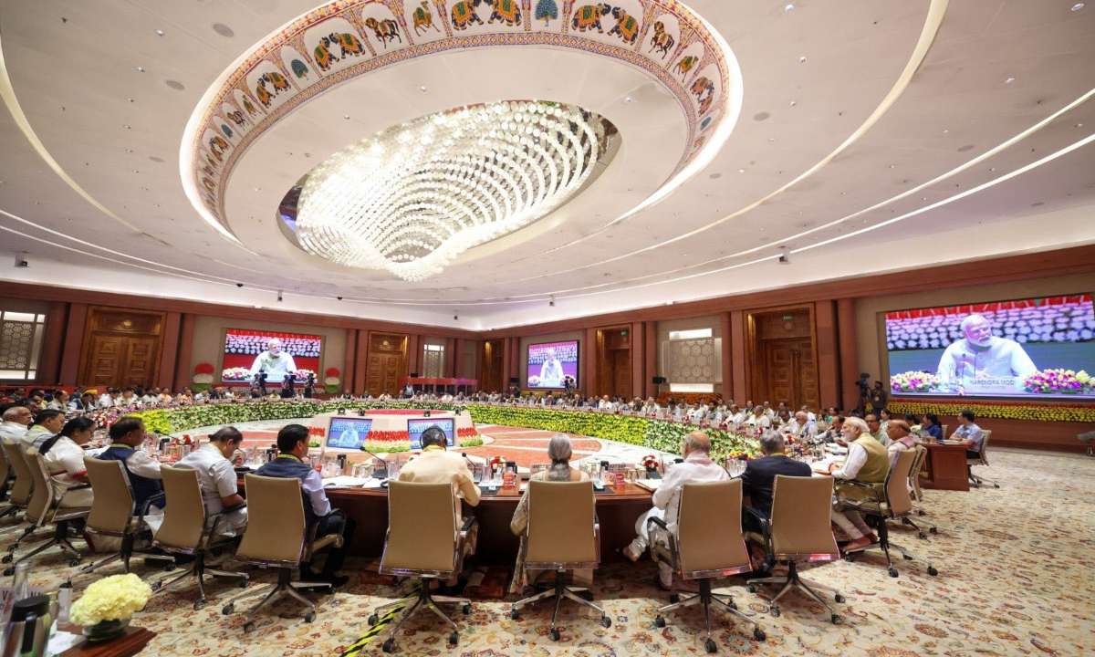 You are currently viewing दिल्ली में PM मोदी की अध्यक्षता में हुई BJP-NDA CMs की हाई लेवल मीटिंग: 20 CM और 18 डिप्टी CM हुए शामिल, मोदी सरकार के तीसरे कार्यकाल की उपलब्धियां और आगामी कार्यक्रमों पर हुई चर्चा!