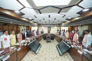 Read more about the article मानव-हाथी द्वंद के समाधान के लिए ₹47 करोड़ की योजना को मिली कैबिनेट की मंजूरी, CM यादव बोले – MP को मिलेगा हाईस्पीड रेल और मेट्रो कोच निर्माण कारखाना; बैठक में ऑपरेशन सिंदूर की सफलता पर पीएम को दी बधाई!