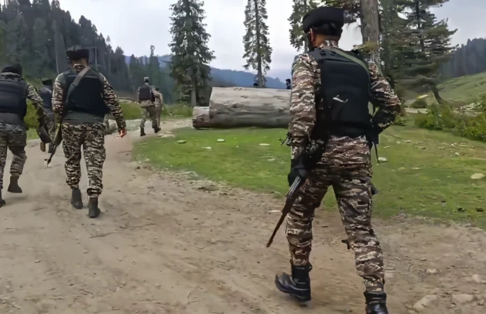 Read more about the article ऑपरेशन सिंदूर के बाद शोपियां में बड़ा एक्शन, लश्कर के ठिकानों से हथियारों का जखीरा बरामद: विदेश मंत्री एस. जयशंकर की सुरक्षा बढ़ाई गई, Z कैटेगरी में अब दो बुलेटप्रूफ गाड़ियाँ शामिल