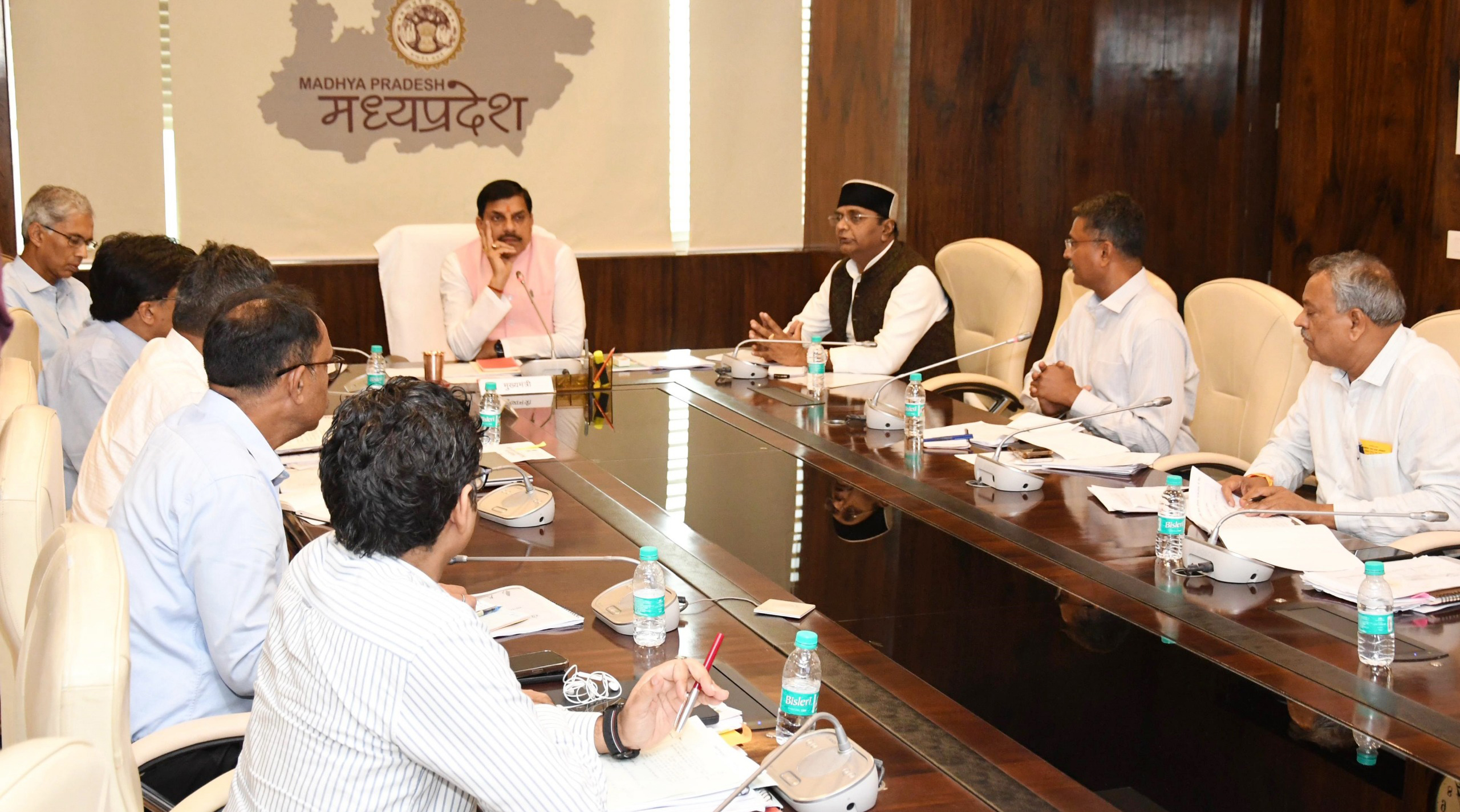 Read more about the article खेलों में मप्र को राष्ट्रीय हब बनाने की तैयारी: ₹985 करोड़ का मेगा स्पोर्ट्स कॉम्प्लेक्स बनेगा भोपाल में, मुख्यमंत्री डॉ. मोहन यादव ने किया बड़ा ऐलान; 2028 में राष्ट्रीय खेलों की मेजबानी करेगा MP