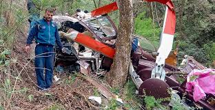 Read more about the article उत्तरकाशी में दिल दहला देने वाला हेलीकॉप्टर क्रैश: 7 में से 5 श्रद्धालुओं की दर्दनाक मौत, जंगल में गिरा मलबा; सीएम धामी ने जताया गहरा दुख