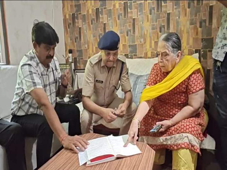 Read more about the article इंदौर में रिटायर्ड प्रिंसिपल डिजिटल अरेस्ट के जाल में फंसने से बाल-बाल बचीं, ठगों ने मांगे थे 1 करोड़; बैंक मैनेजर की सूझबूझ से टली बड़ी ठगी!