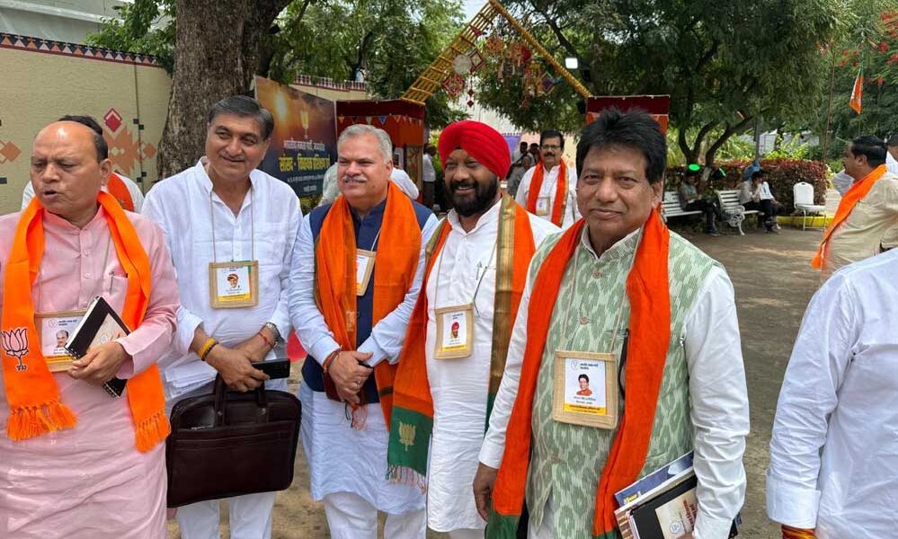 Read more about the article पचमढ़ी में भाजपा सांसद-विधायकों का प्रशिक्षण वर्ग संपन्न: अंतिम दिन पहुंचे रक्षा मंत्री राजनाथ सिंह, सीएम मोहन यादव की फिटनेस और अमित शाह की सख्त नसीहतें रहीं चर्चा में!