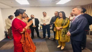 Read more about the article ऑस्ट्रेलिया, फिजी के बाद न्यूजीलैंड में श्रद्धा की लहर: धीरेंद्र शास्त्री की कथा में पहुंचे न्यूजीलैंड के कार्यवाहक पीएम, मंच पर गाया भारतीय राष्ट्रगान; धीरेंद्र शास्त्री ने दिया विश्व शांति का संदेश!