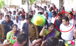 Read more about the article आंध्र की मंत्री सविता एस ने DM पर फेंका गुलदस्ता, मंच पर फूटा गुस्सा – वीडियो वायरल