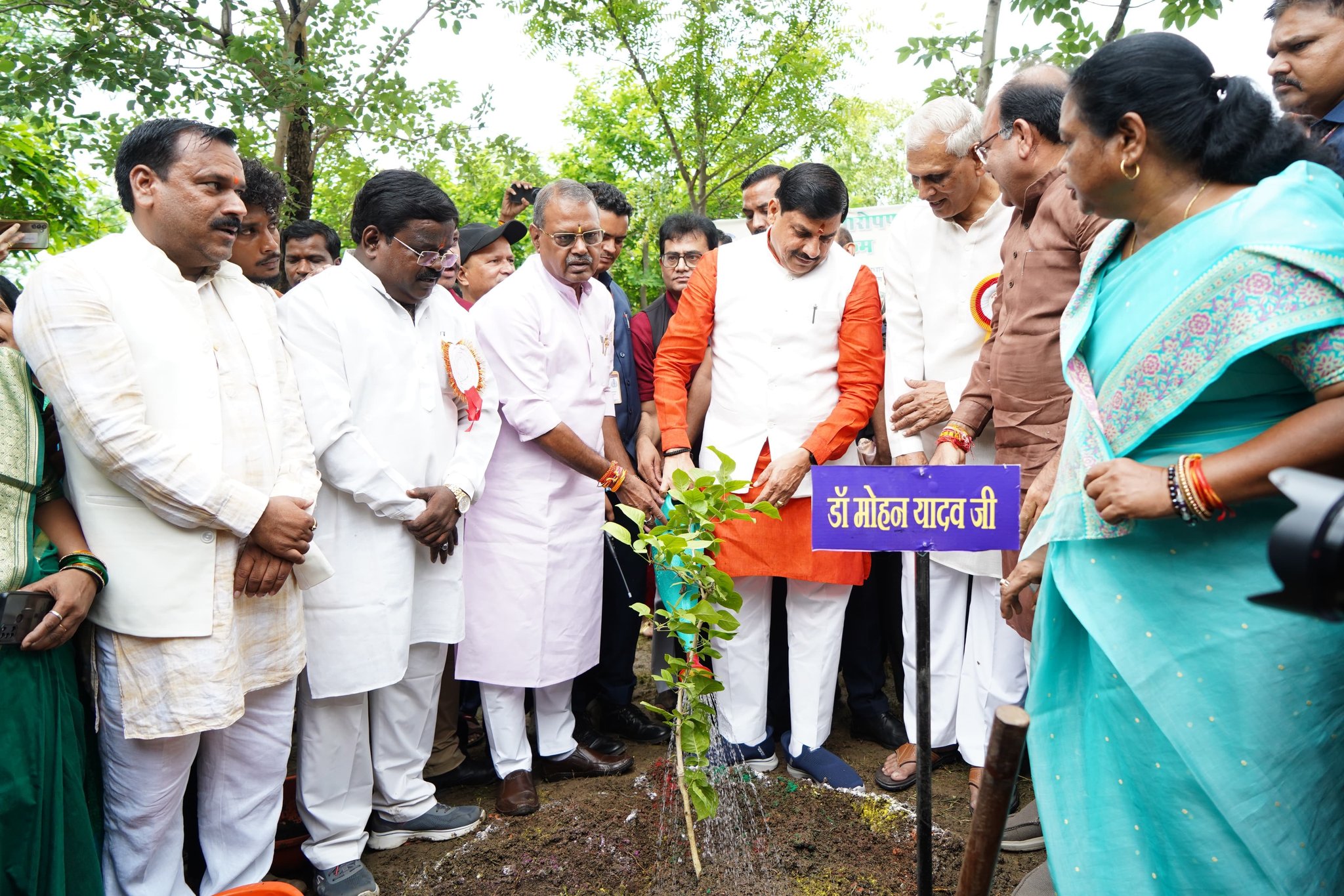 Read more about the article मानव संग्रहालय में 5100 पौधों के मेगा मिशन की शुरुआत: मुख्यमंत्री मोहन यादव ने किया 4000 पौधों का रोपण, बोले – “हर पेड़, जीवन की गारंटी है”