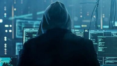 Read more about the article 59 लाख की डिजिटल लूट! जबलपुर में रिटायर्ड अफसर को ‘गिरफ्तारी’ का डर दिखाकर ठगा, क्राइम ब्रांच बनकर कॉल किया; दो आरोपी जयपुर से गिरफ्तार!