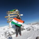 छिंदवाड़ा के पर्वतारोही आदर्श शर्मा ने अफ्रीका की सबसे ऊंची चोटी पर फहराया तिरंगा, ‘ऑपरेशन सिंदूर’ और वीर सैनिकों को किया समर्पित