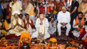 Read more about the article पुनौराधाम में 882 करोड़ की लागत से बनेगा भव्य जानकी मंदिर, अमित शाह और नीतीश कुमार ने किया शिलान्यास; “वोटर लिस्ट से घुसपैठियों को हटाना होगा”, SIR कानून पर बोले अमित शाह – देश की सुरक्षा सर्वोपरि!