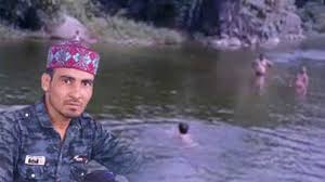 Read more about the article देखते ही देखते सब खत्म: इंदौर के सिमरोल में कुंड में डूबा युवक, बचाने की वजह लोग बनाते रहे वीडियो; तैरना नहीं आता था, फिर भी कुंड में उतरा था मोहसिन!