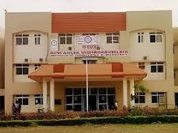 Read more about the article IET हॉस्टल में रैगिंग का हंगामा: सीनियर्स ने जूनियर्स से मारपीट की, पुलिस शिकायत के बाद मचा हड़कंप; खबर फैली—जूनियर का मुंह कमोड में डालकर फ्लश चलाया गया!