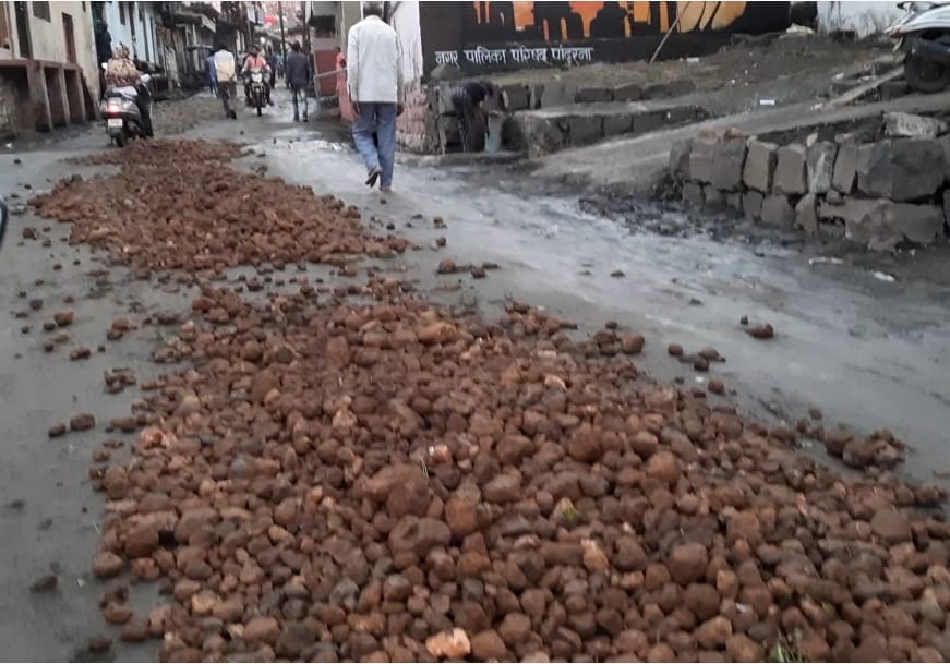 Read more about the article MP के पांढुर्णा का गोटमार मेला खून से फिर रंगा: दोपहर 3.20 बजे तक 488 लोग घायल, कलेक्टर ने लगाई धारा 144 लगाई!