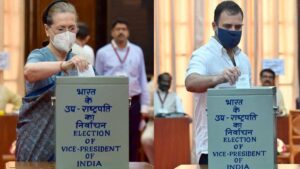 Read more about the article उपराष्ट्रपति चुनाव में NDA बनाम I.N.D.I.A: एनडीए ने सी.पी. राधाकृष्णन पर खेला दांव, I.N.D.I.A. ब्लॉक तिरुचि सिवा को उतारने की तैयारी में; 9 सितंबर को तय होगा उपराष्ट्रपति कौन?