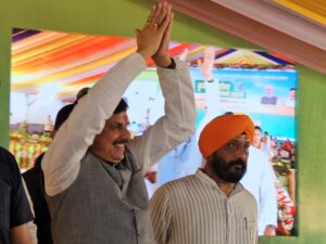 Read more about the article विजयदशमी पर राम के प्रति आपत्तिजनक टिप्पणी पर सियासत गरम: विधायक हरदीप सिंह डंग की जुबान फिसली, बोले “वो चाहते तो एक बाण में राम को समाप्त कर सकते थे”; कांग्रेस ने किया तीखा हमला!