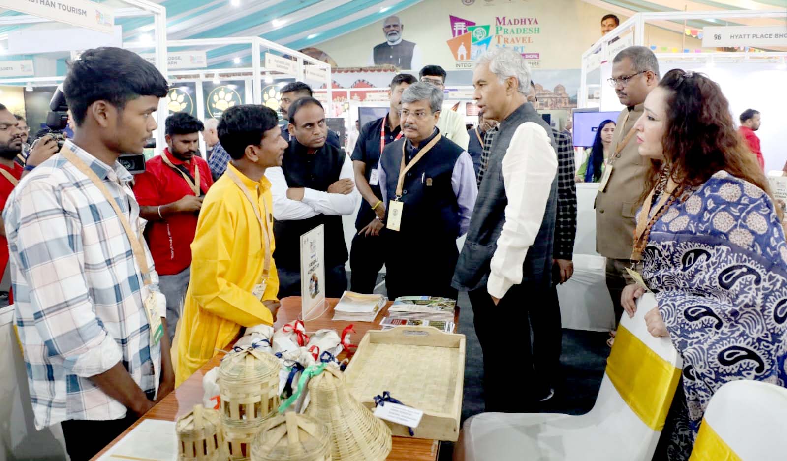 You are currently viewing मुख्य सचिव अनुराग जैन ने किया मध्यप्रदेश ट्रैवल मार्ट 2025 का शुभारंभ, ‘विलेज वाइब्स’ प्रदर्शनी में झलकी ग्रामीण संस्कृति की जीवंत झलक; बोले—“ग्रामीण परिवेश में छिपा है पर्यटन विकास का भविष्य”