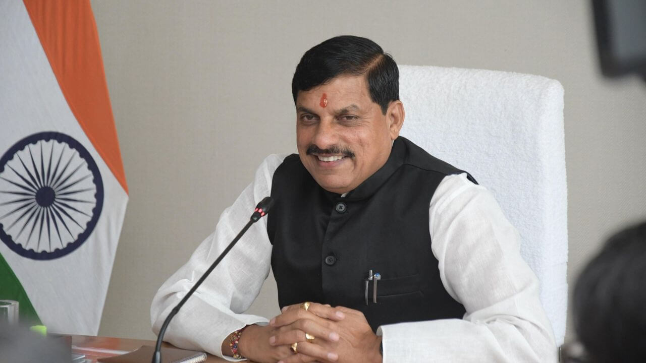 You are currently viewing नॉर्थ–ईस्ट की ओर बढ़ेंगे CM डॉ. मोहन यादव, 5 अक्टूबर को गुवाहाटी में निवेशकों से करेंगे सीधा संवाद; CM मोहन यादव की पहल से खुलेंगे विकास और रोजगार के नए दरवाजे!