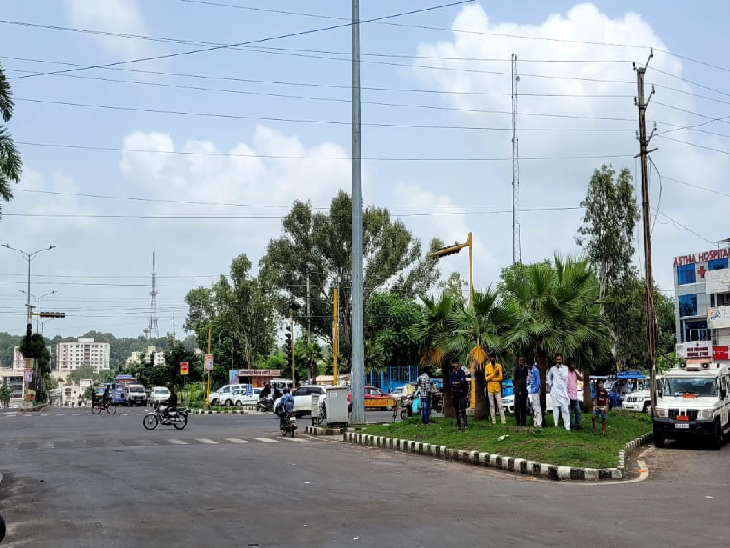 Read more about the article मध्यप्रदेश में मौसम का डबल असर! पूर्वी जिलों में बारिश का दौर जारी, वहीं पश्चिमी हिस्सों में बढ़ी ठंडक — 25 से ज्यादा शहरों में पारा 20 डिग्री से नीचे