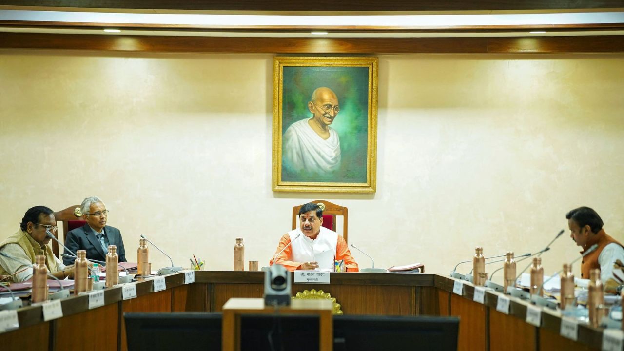 You are currently viewing बच्चों को 4000 रुपए महीना, 12 आयुष अस्पतालों समेत कई प्रस्तावों को मोहन कैबिनेट में मिली मंजूरी