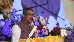 Read more about the article ’50 लाख बच्चों ने 5वीं तक सेब नहीं देखा होगा…’, शिक्षा मंत्री धर्मेंद्र प्रधान का बयान, जानें क्या है पूरा मामला