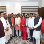 CM मोहन यादव से कांग्रेस-बीजेपी विधायकों ने की मुलाकात, IAS संतोष वर्मा को सस्पेंड करने की मांग की