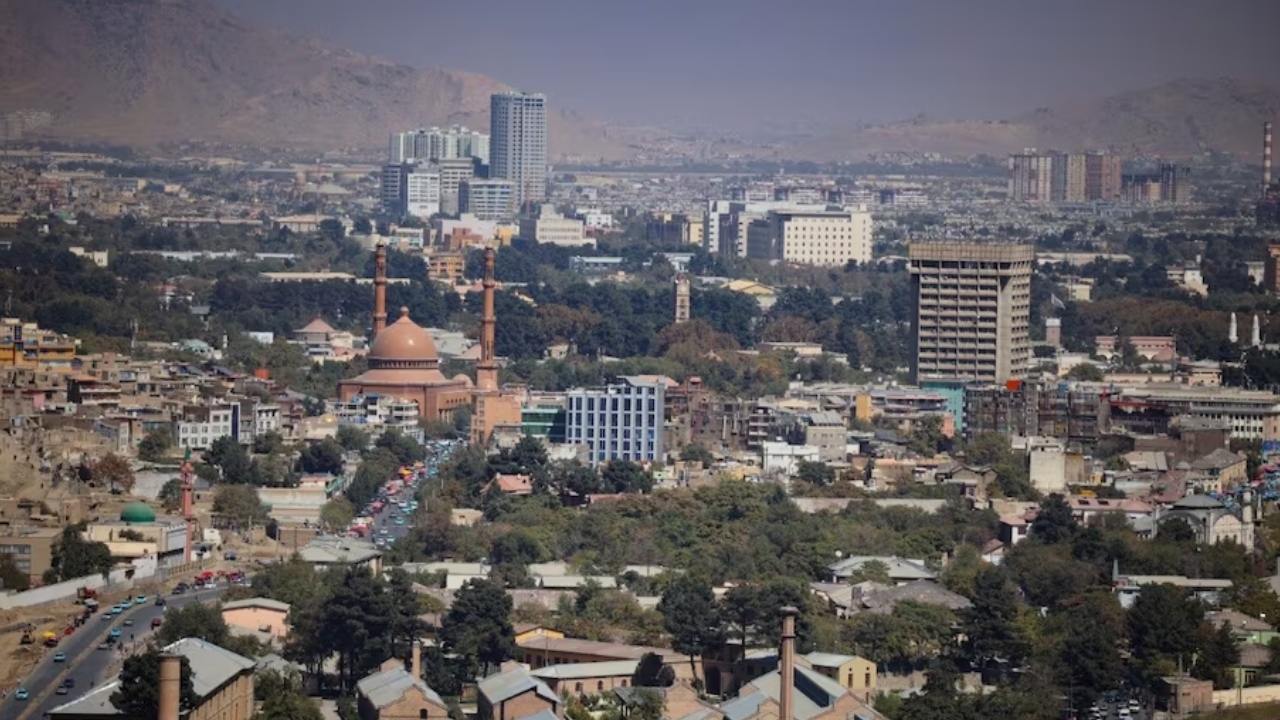 You are currently viewing पाकिस्तान ने तालिबान के खिलाफ ‘खुली जंग’ का किया ऐलान, आधी रात अफगानिस्तान के कई इलाकों में हवाई हमला